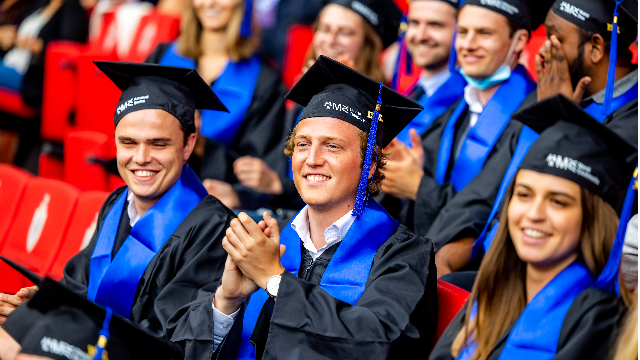 Congratulations to our Fresh New AMS Alumni!